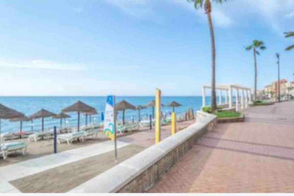 Apartamento Primera Linea De Playa Fuengirola Eksteriør billede